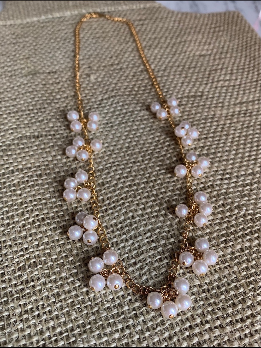 Signed Avon Vintage 1987 Pearlessence Cluster Gold Tone Faux Pearl Necklace 18" - Picture 4 of 7
